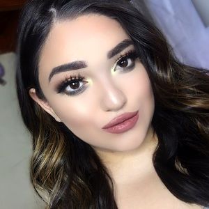 Meet your Posher, Cristina